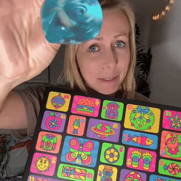 MerrySqueeze™ - Holiday Advent Calendar with 24 Fun Fidget Toys